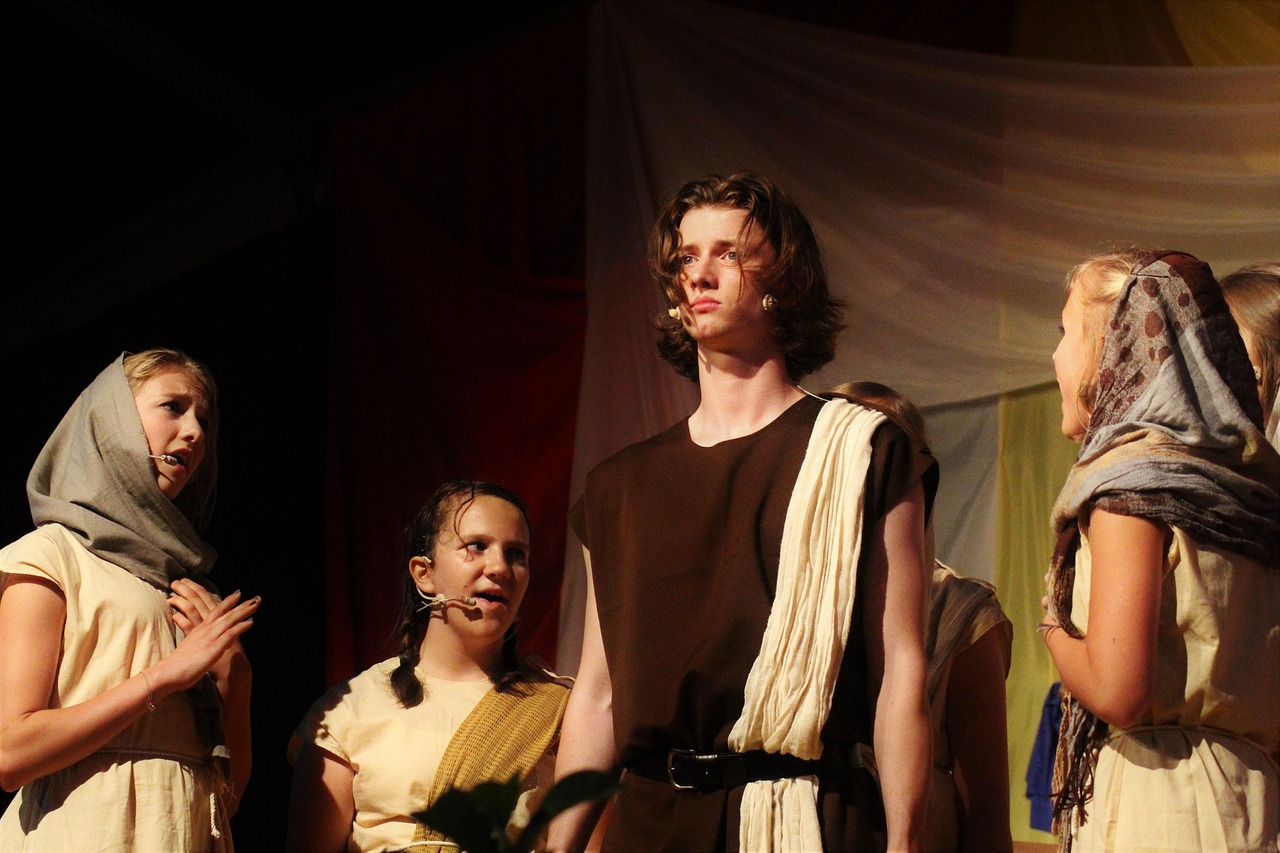 嘉興演員，舞臺(tái)與銀幕間的璀璨之星