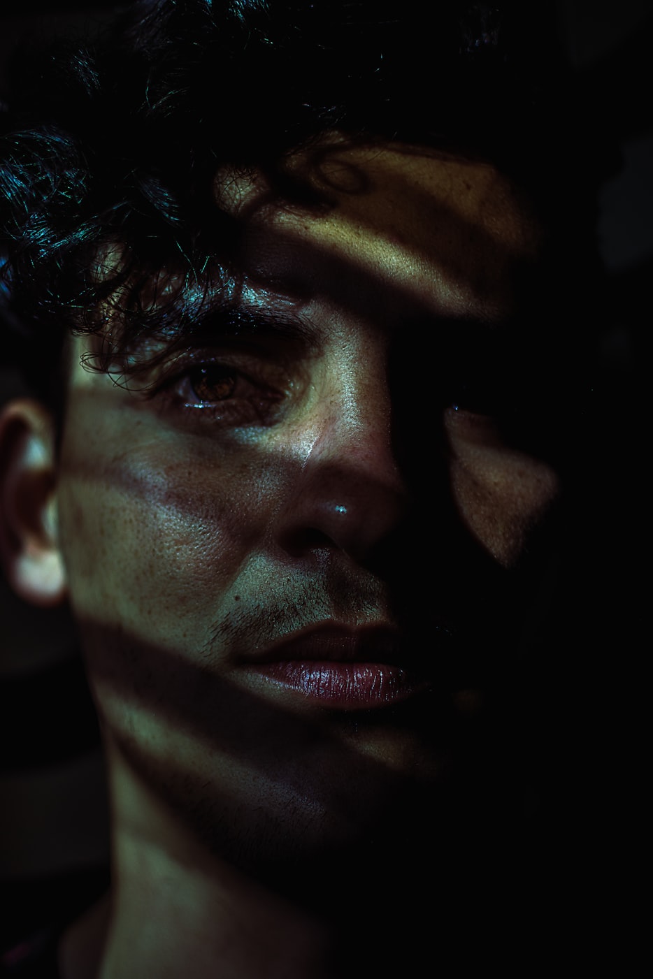 灰白動漫頭像的魅力探索